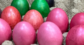 Священник сказал, в какие цвета нельзя красить яйца на Пасху: оказалось, что их всего три