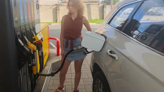 Бензин в Рязани подешевел, но не появился: что происходит на заправках и почему рязанцы вновь стоят в очередях